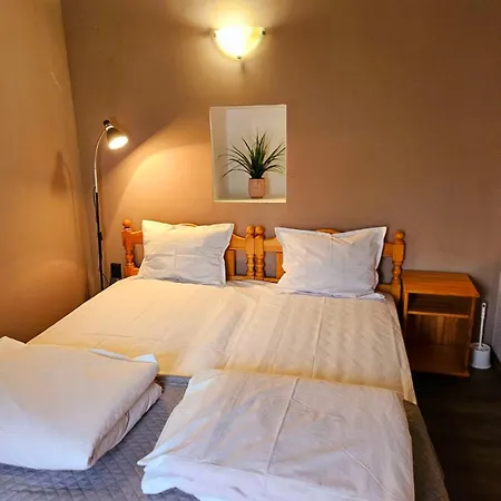 Orehite-family ,food & Pool 3* Bozhichen