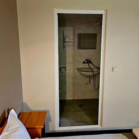 Orehite-family ,food & Pool 3* Bozhichen