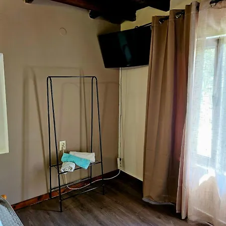 Casa de hóspedes Orehite-family ,food & Pool