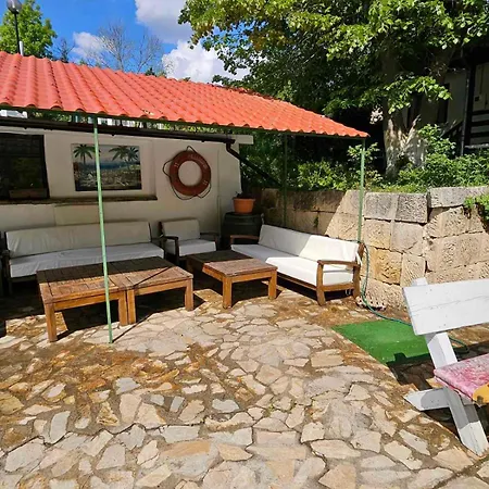 Casa de hóspedes Orehite-family ,food & Pool *