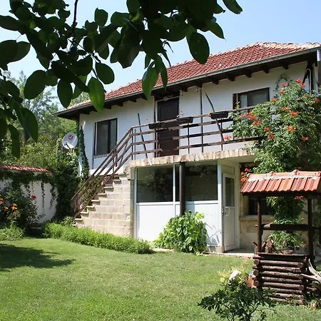 Casa de hóspedes Orehite-family ,food & Pool
