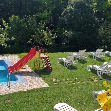 Orehite-family ,food & Pool Bozhichen
