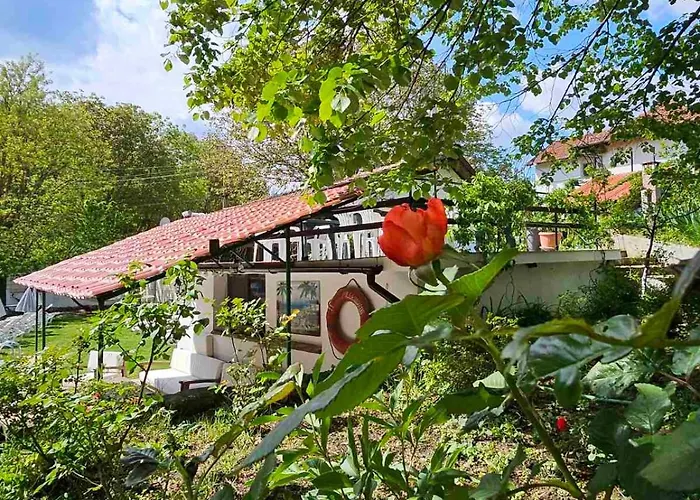 Gasthuis Orehite-family ,food & Pool Bozhichen