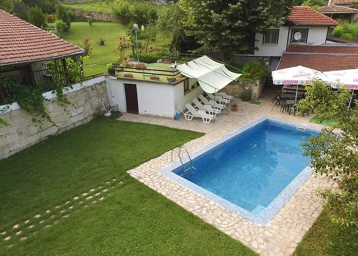 Gasthuis Orehite-family ,food & Pool Bozhichen